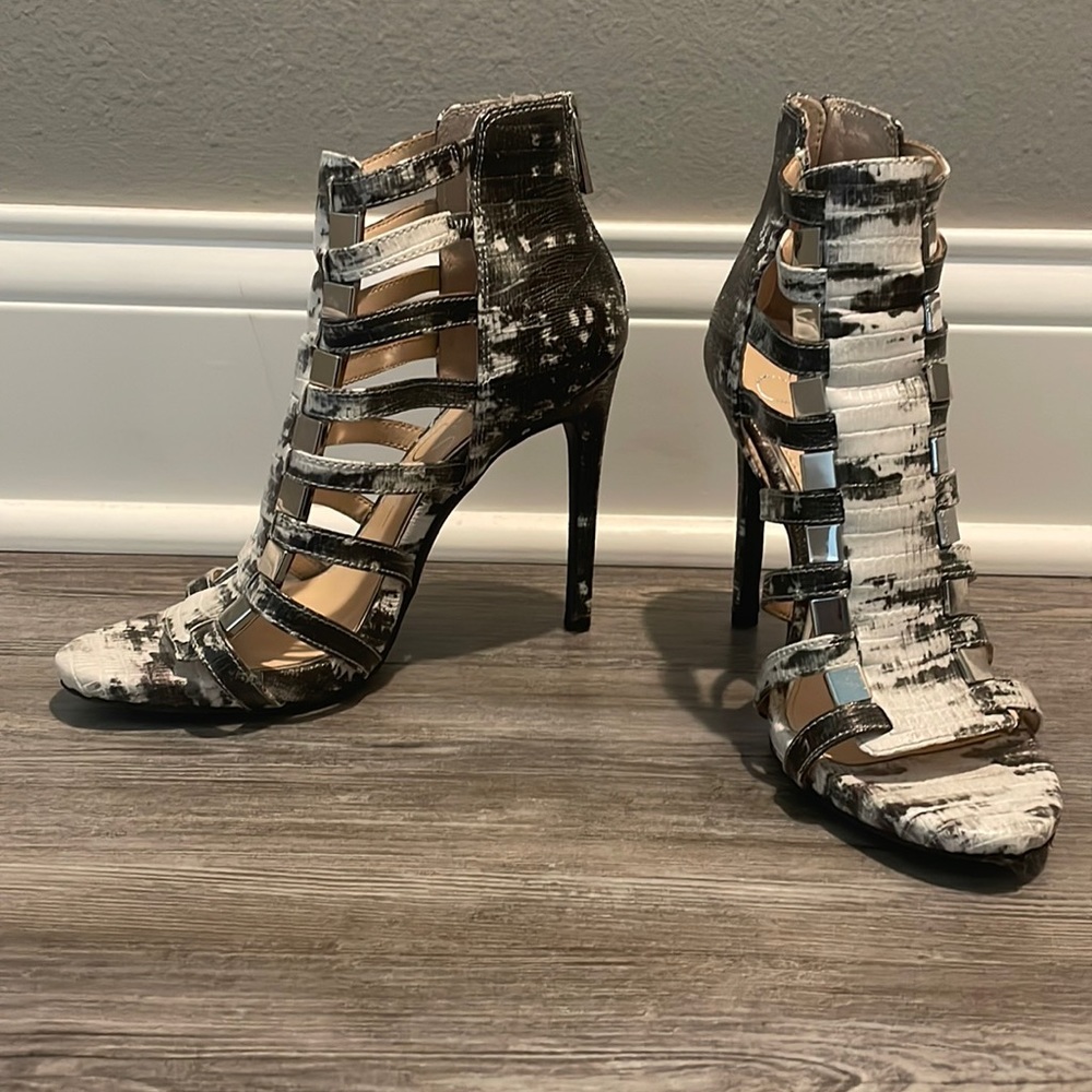 Jessica Simpson caged high heels